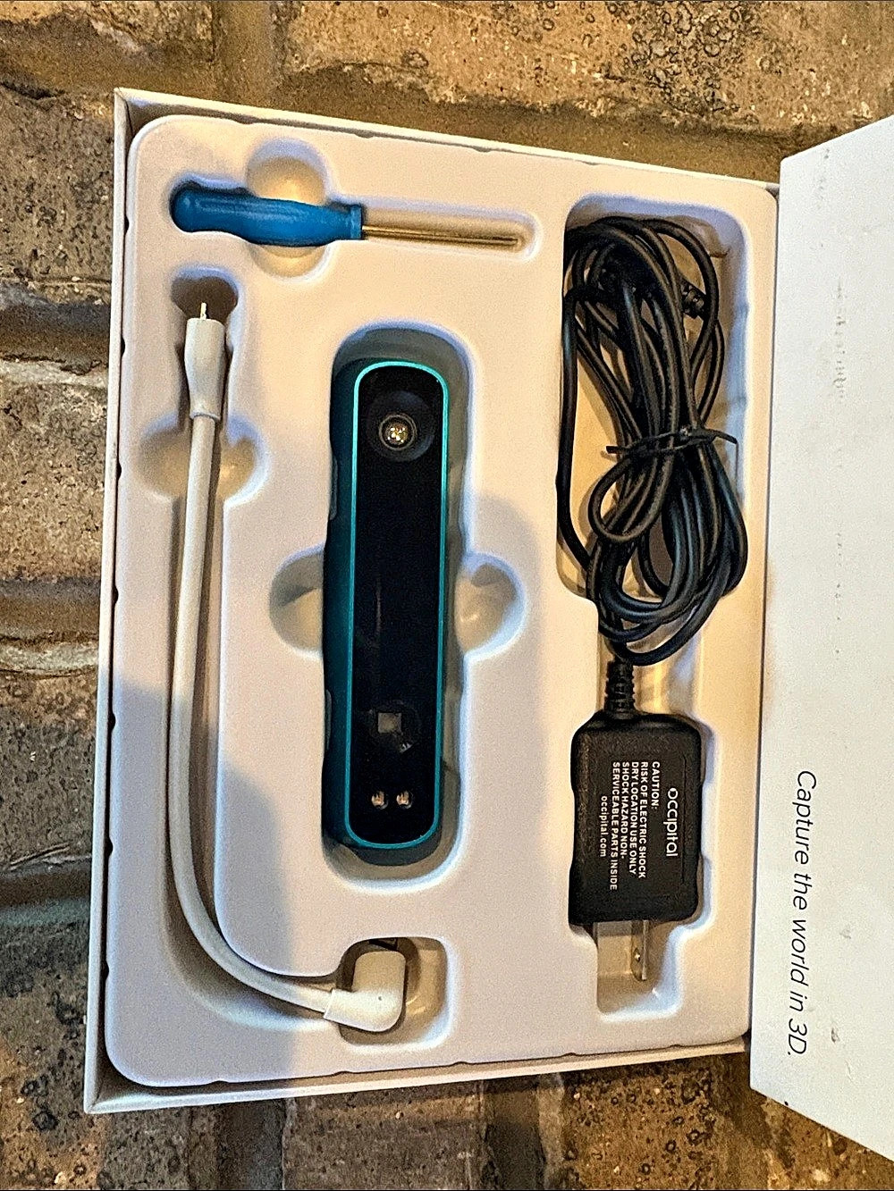 Structure Sensor 3D Scanner with Box - Picture 2 of 4